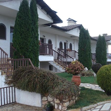 Village Naiades Костур Екстериор снимка